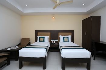 Oyo 9015 Near Railway Station Hotel Tirupati Exterior photo