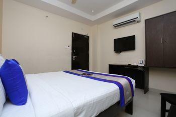 Oyo 9015 Near Railway Station Hotel Tirupati Exterior photo