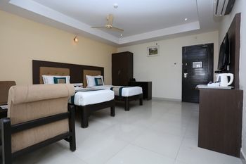 Oyo 9015 Near Railway Station Hotel Tirupati Exterior photo
